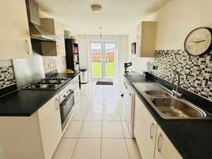 Kitchen- click for photo gallery